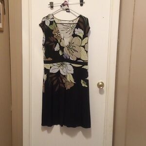 Studio Floral Sleeveless Stretchy Dress - Size 14